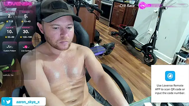 Snapshot of aaron_s_x chatting on December 2024 01:13:01 AM aaron s x online show from December 2024 01:13:01 AM