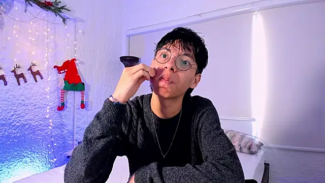 alexandersawyer online show from December 2024 12:00:02 PM