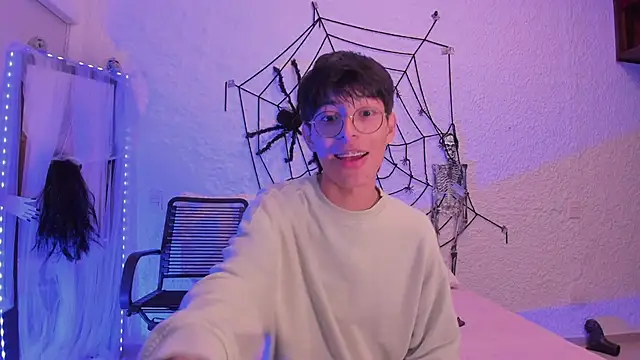 alexandersawyer online show from October 2025 03:59:02 AM