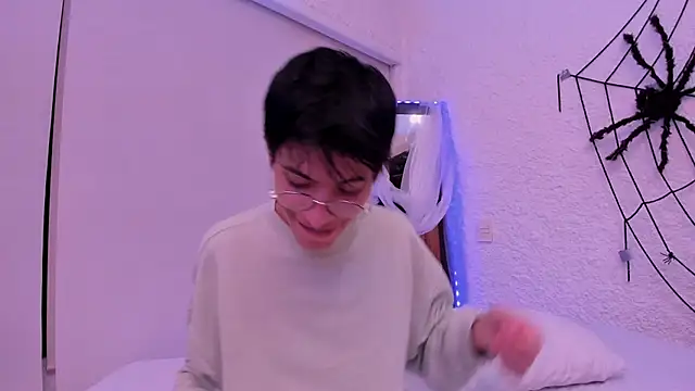 alexandersawyer online show from October 2025 04:12:01 AM