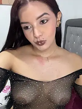Melanyprada online show from May 2026 05:05:01 AM
