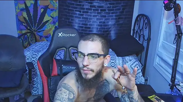 Snapshot of XMeF10 chatting on January 2025 04:04:01 AM XMeF10 online show from January 2025 04:04:01 AM