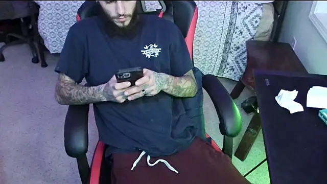 Snapshot of XMeF10 chatting on January 2025 01:02:01 AM XMeF10 online show from January 2025 01:02:01 AM