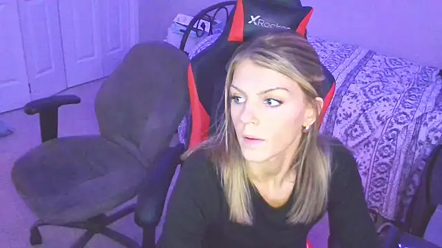 Snapshot of XMeF10 chatting on February 2025 06:45:02 AM XMeF10 online show from February 2025 06:45:02 AM