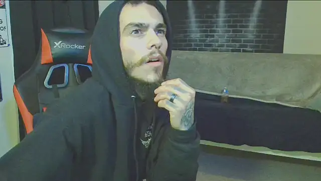 Snapshot of XMeF10 chatting on March 2025 12:04:01 AM XMeF10 online show from March 2025 12:04:01 AM