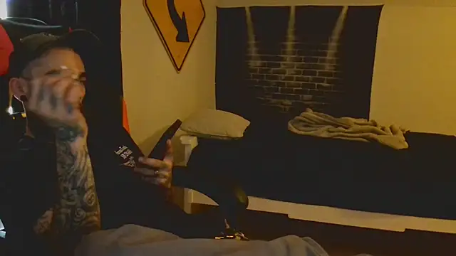 Snapshot of XMeF10 chatting on March 2025 06:12:02 PM XMeF10 online show from March 2025 06:12:02 PM