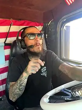 Snapshot of XMeF10 chatting on September 2025 03:22:01 PM XMeF10 online show from September 2025 03:22:01 PM