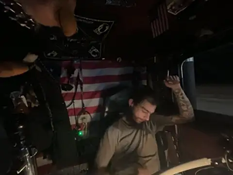 Snapshot of XMeF10 chatting on January 2026 02:27:02 AM XMeF10 online show from January 2026 02:27:02 AM