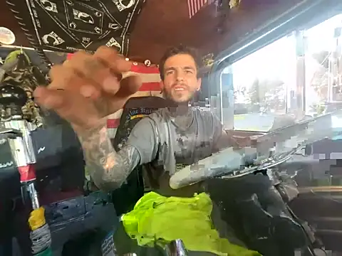 Snapshot of XMeF10 chatting on January 2026 04:12:02 PM XMeF10 online show from January 2026 04:12:02 PM