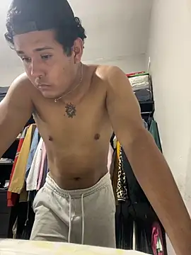 Snapshot of Brencuz chatting on September 2025 02:57:02 AM Brencuz online show from September 2025 02:57:02 AM