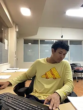 Snapshot of Brencuz chatting on October 2025 05:11:01 PM Brencuz online show from October 2025 05:11:01 PM