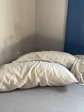 Snapshot of Brencuz chatting on October 2025 03:56:02 PM Brencuz online show from October 2025 03:56:02 PM