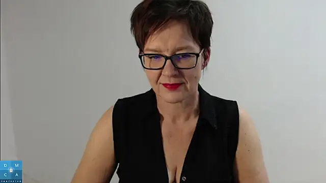 Snapshot of Sofie69Velvet chatting on October 2025 03:29:02 PM Sofie69Velvet online show from October 2025 03:29:02 PM