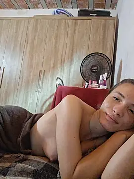 Snapshot of HelenHoltz chatting on March 2026 01:51:03 PM HelenHoltz online show from March 2026 01:51:03 PM