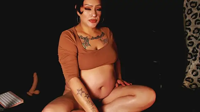 Snapshot of Layla-Lana chatting on February 2026 10:00:01 AM Layla-Lana online show from February 2026 10:00:01 AM