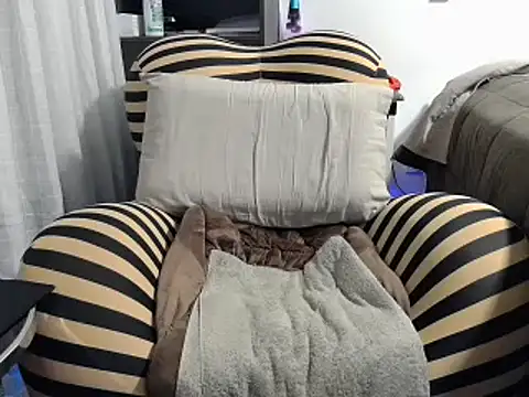 Snapshot of ChunkyMonkey007 chatting on December 2024 02:04:01 PM ChunkyMonkey007 online show from December 2024 02:04:01 PM