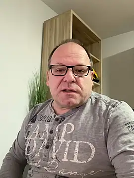 Snapshot of coupleLatinaLovers chatting on December 2024 05:39:02 AM coupleLatinaLovers online show from December 2024 05:39:02 AM