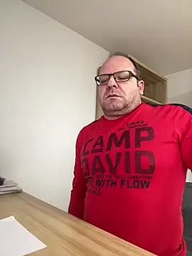 Snapshot of coupleLatinaLovers chatting on December 2024 12:06:01 PM coupleLatinaLovers online show from December 2024 12:06:01 PM