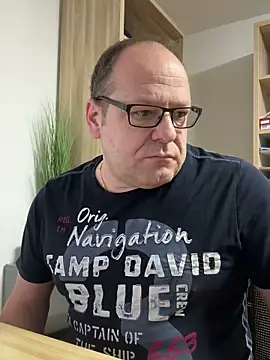 Snapshot of coupleLatinaLovers chatting on December 2024 05:29:02 AM coupleLatinaLovers online show from December 2024 05:29:02 AM