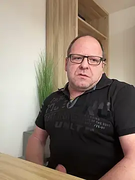 Snapshot of coupleLatinaLovers chatting on December 2024 12:38:02 PM coupleLatinaLovers online show from December 2024 12:38:02 PM