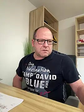 Snapshot of coupleLatinaLovers chatting on January 2025 09:50:02 AM coupleLatinaLovers online show from January 2025 09:50:02 AM