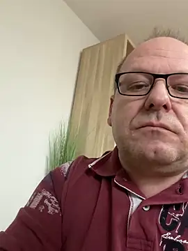 Snapshot of coupleLatinaLovers chatting on January 2025 01:09:02 PM coupleLatinaLovers online show from January 2025 01:09:02 PM