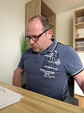 Snapshot of coupleLatinaLovers chatting on March 2025 10:18:02 AM coupleLatinaLovers online show from March 2025 10:18:02 AM