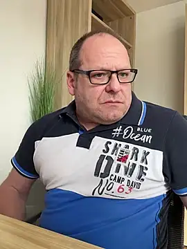 Snapshot of coupleLatinaLovers chatting on March 2025 10:27:02 AM coupleLatinaLovers online show from March 2025 10:27:02 AM