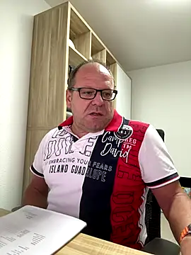 Snapshot of coupleLatinaLovers chatting on September 2025 05:44:02 AM coupleLatinaLovers online show from September 2025 05:44:02 AM