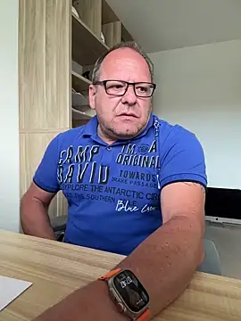 coupleLatinaLovers online show from May 2026 05:48:02 AM