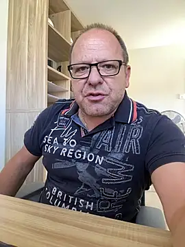 coupleLatinaLovers online show from July 2026 06:55:01 AM