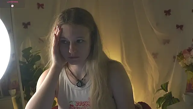 MaydaFoulk online show from May 2026 03:37:02 AM