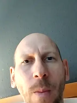 MrPearlsLive online show from December 2024 03:13:01 PM