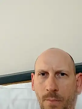 MrPearlsLive online show from April 2026 08:44:01 PM