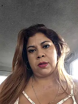 Laura-Hernandez online show from April 2026 02:47:01 PM