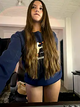 Snapshot of aly_golden_ chatting on November 2025 06:24:01 AM aly golden online show from November 2025 06:24:01 AM