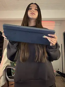 aly golden  online show from May 2026 10:10:02 AM