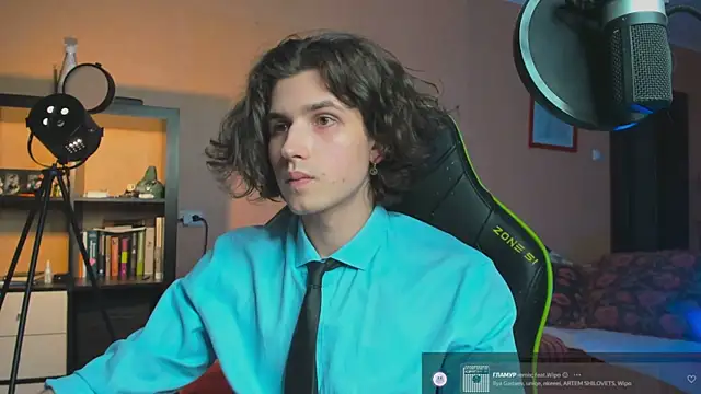 Snapshot of daddyMarty420 chatting on November 2025 03:25:01 PM daddyMarty420 online show from November 2025 03:25:01 PM