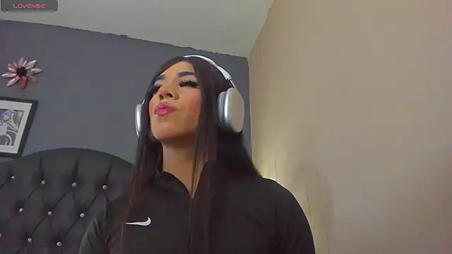 Snapshot of Kenia_Fox chatting on January 2025 07:26:01 PM Kenia Fox online show from January 2025 07:26:01 PM