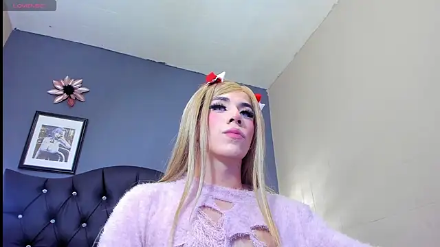 Snapshot of Kenia_Fox chatting on January 2025 11:43:02 PM Kenia Fox online show from January 2025 11:43:02 PM