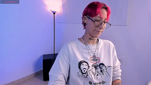 Snapshot of ravengreen_ chatting on January 2025 09:04:02 PM ravengreen online show from January 2025 09:04:02 PM