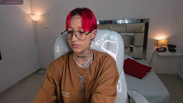 Snapshot of ravengreen_ chatting on January 2025 10:51:02 PM ravengreen online show from January 2025 10:51:02 PM