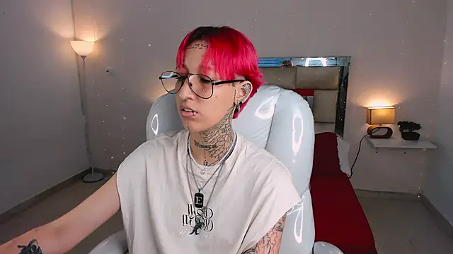 Snapshot of ravengreen_ chatting on January 2025 10:50:01 PM ravengreen online show from January 2025 10:50:01 PM