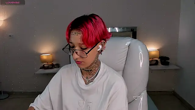 Snapshot of ravengreen_ chatting on January 2025 12:07:01 AM ravengreen online show from January 2025 12:07:01 AM