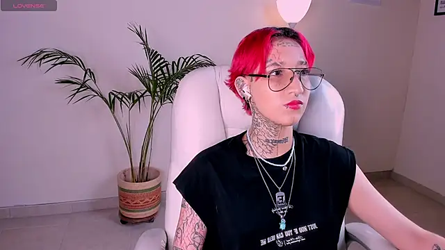 Snapshot of ravengreen_ chatting on February 2025 02:22:02 AM ravengreen online show from February 2025 02:22:02 AM