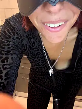 Porcella96 online show from October 2025 07:00:02 AM