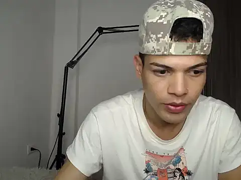 Snapshot of SWEET_MIGUEL chatting on October 2025 11:44:02 PM SWEET MIGUEL online show from October 2025 11:44:02 PM