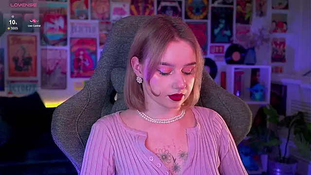 AdeleLoomis online show from December 2024 05:29:02 PM