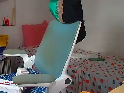 Snapshot of Sassa_69 chatting on September 2025 06:45:01 PM Sassa 69 online show from September 2025 06:45:01 PM