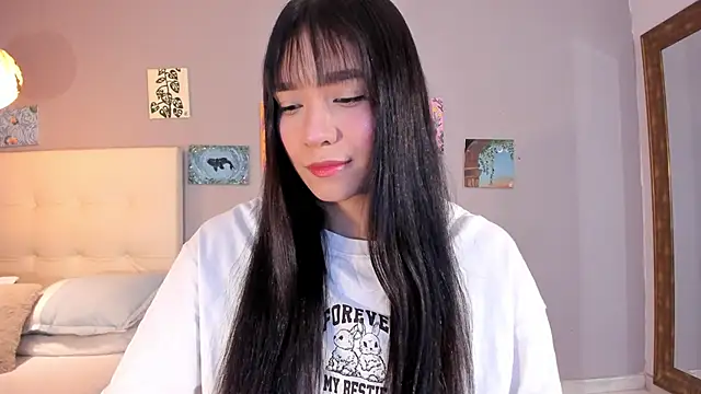 Maia W10 online show from May 2026 12:24:01 PM